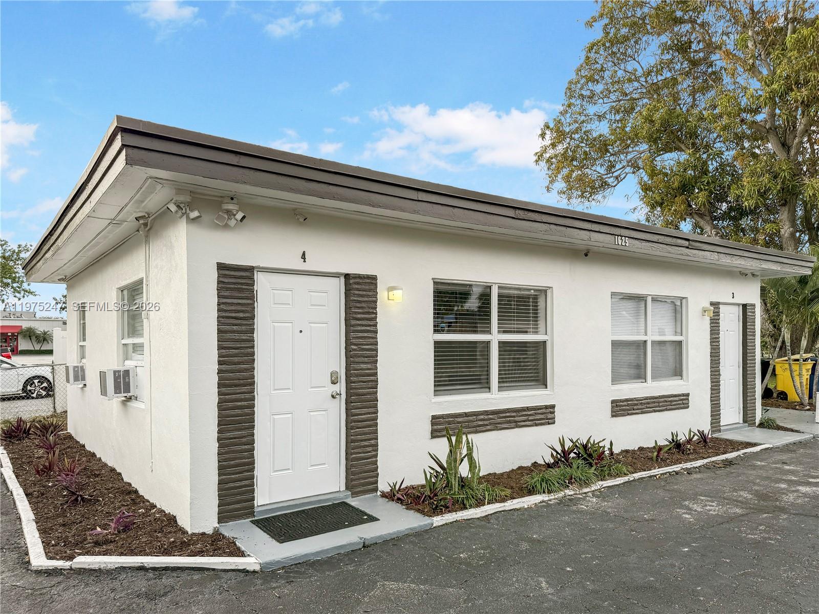 1625 S Federal Highway