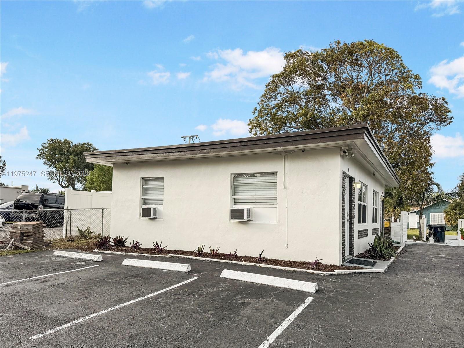 1625 S Federal Highway