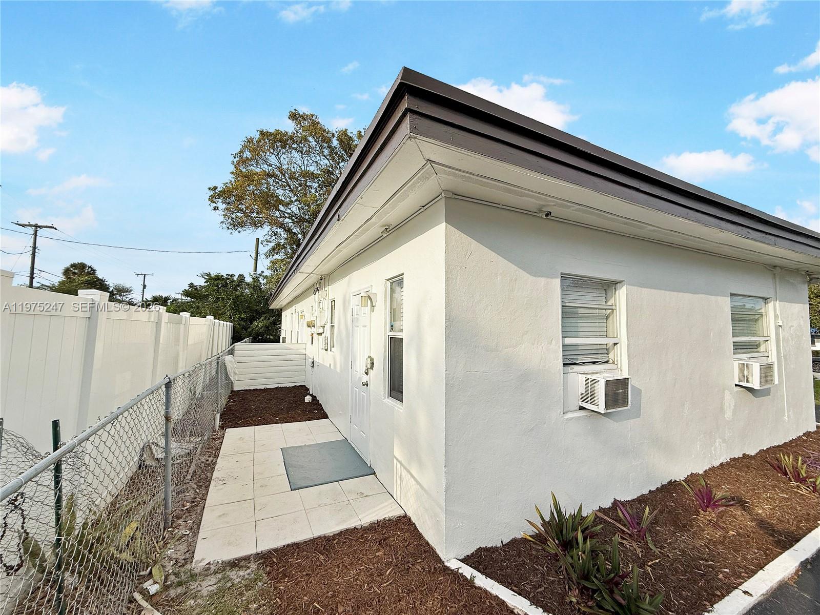 1625 S Federal Highway