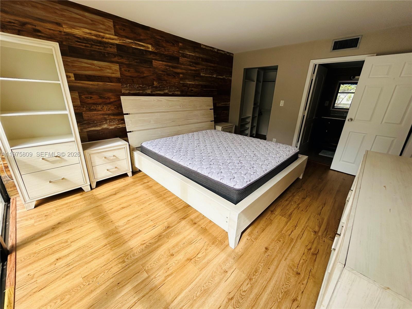 17021 N Bay Road