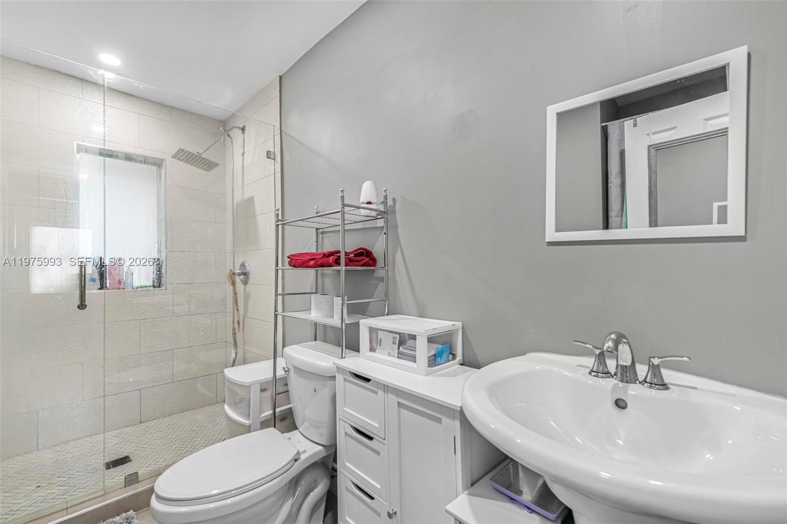 3705 NW 35th Avenue