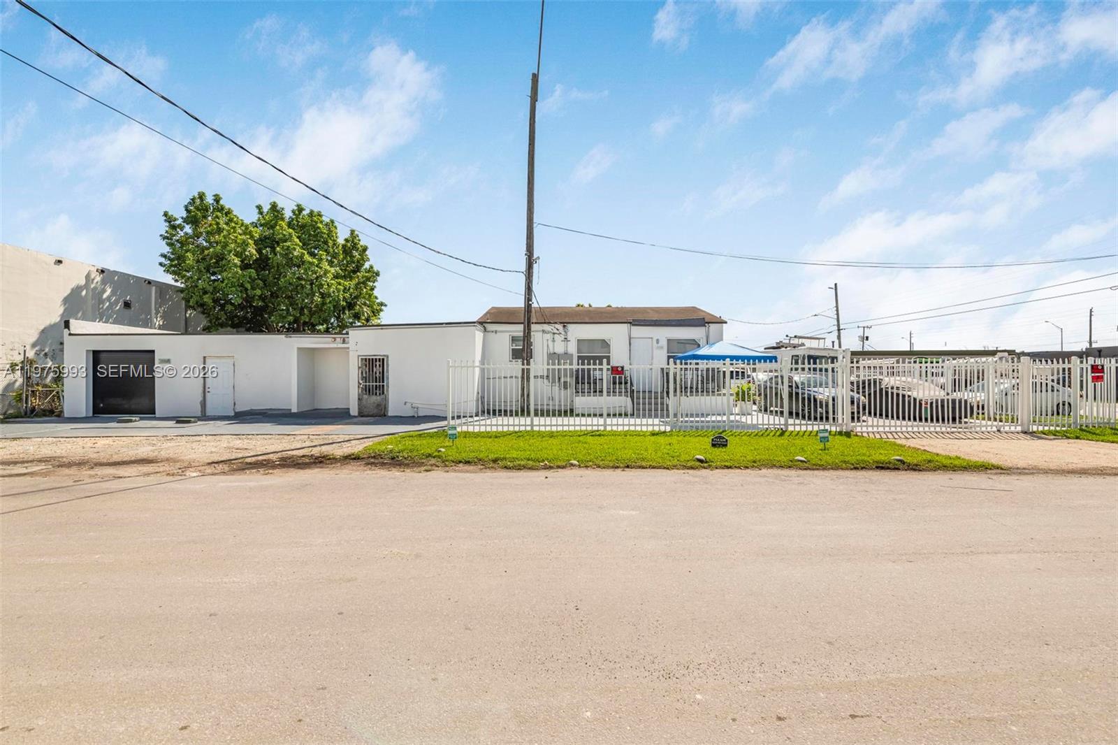 3705 NW 35th Avenue