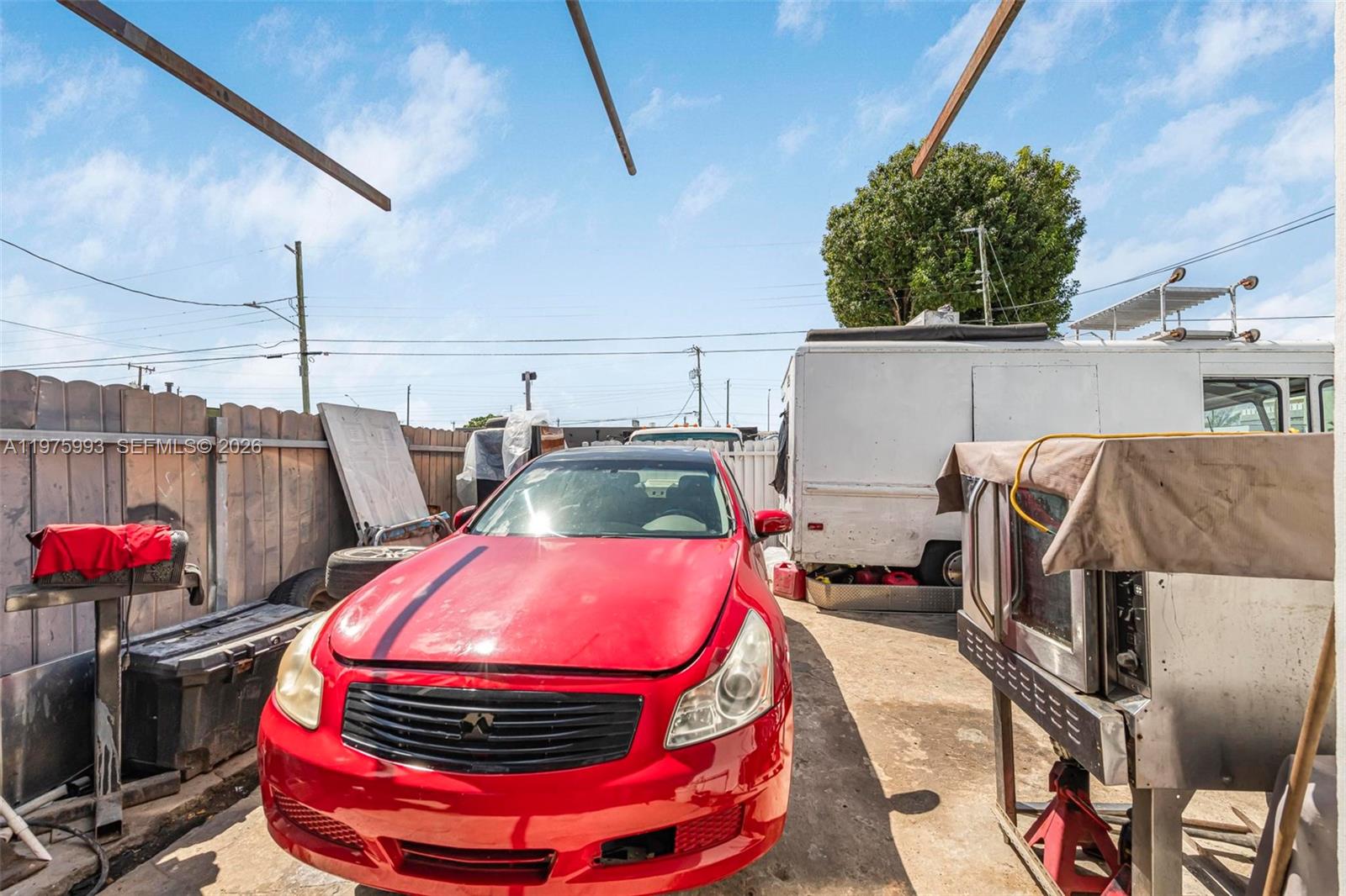 3705 NW 35th Avenue