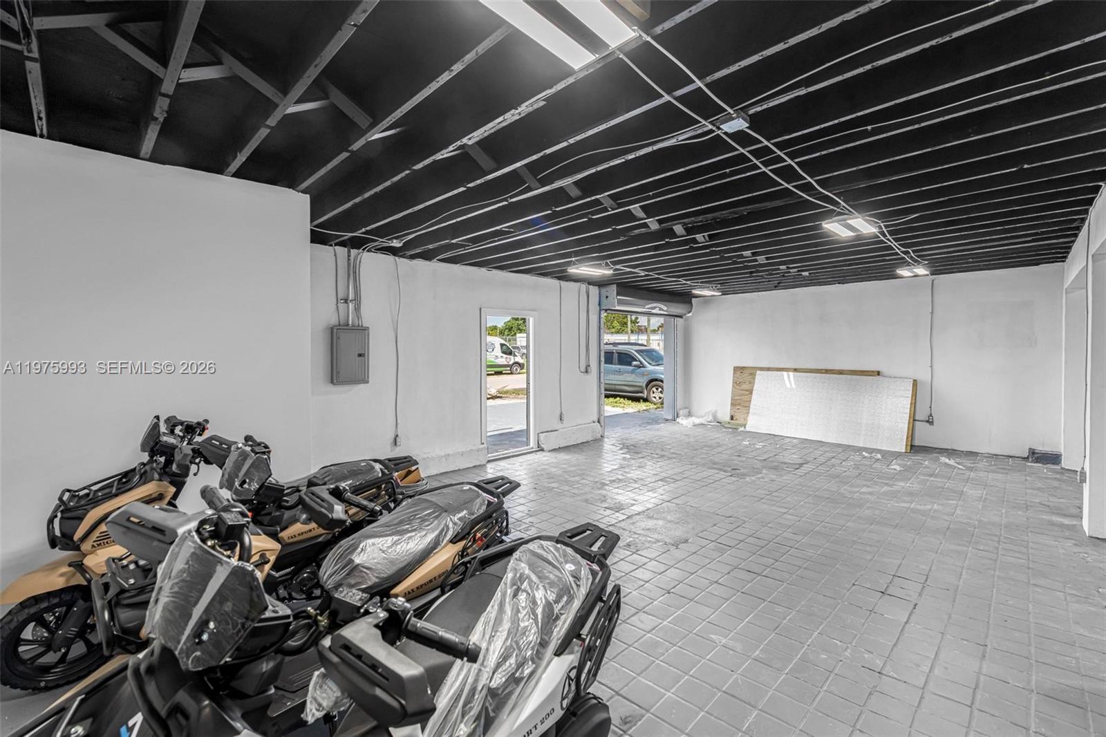 3705 NW 35th Avenue