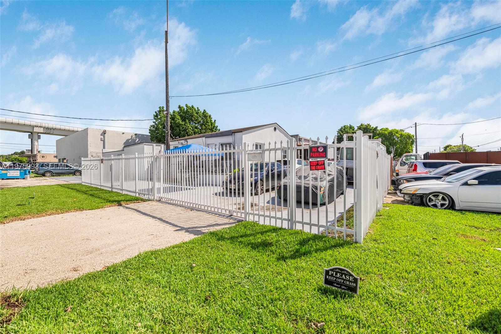 3705 NW 35th Avenue