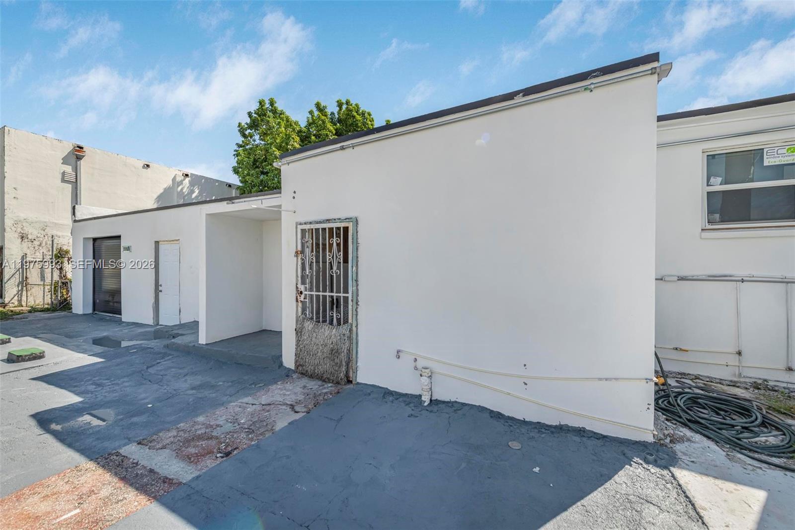 3705 NW 35th Avenue