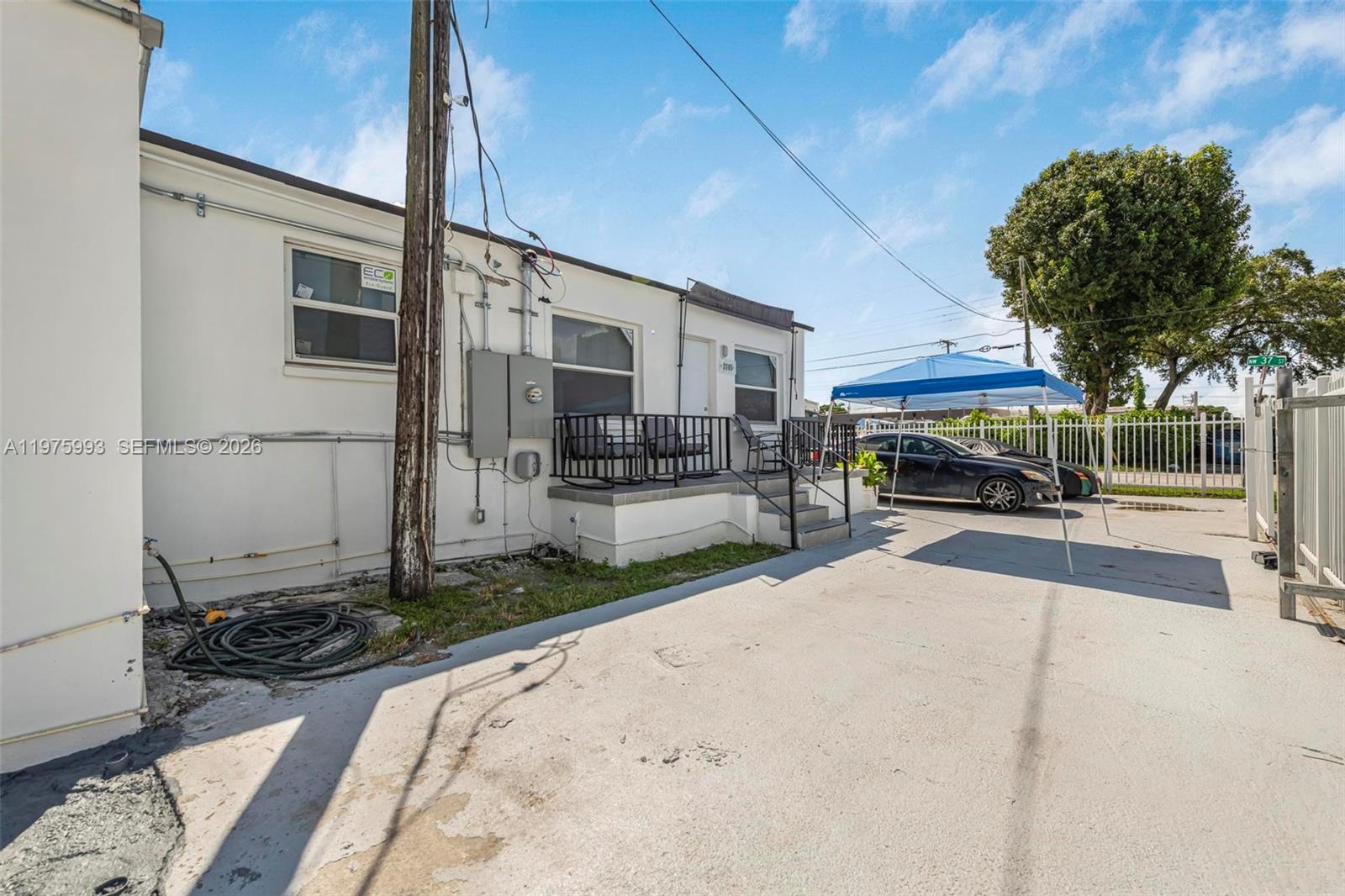 3705 NW 35th Avenue
