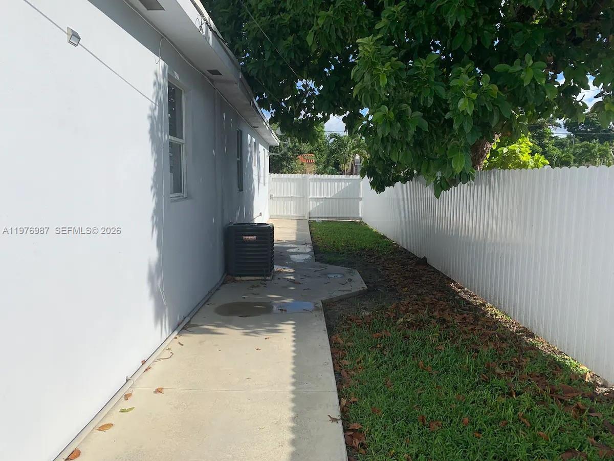 1762 NW 15th Street