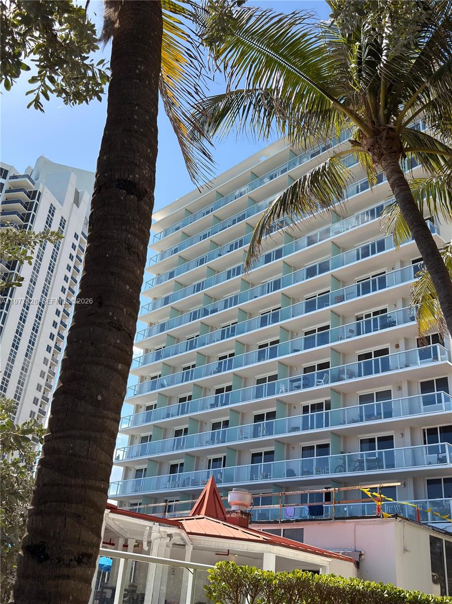 19201 Collins Avenue