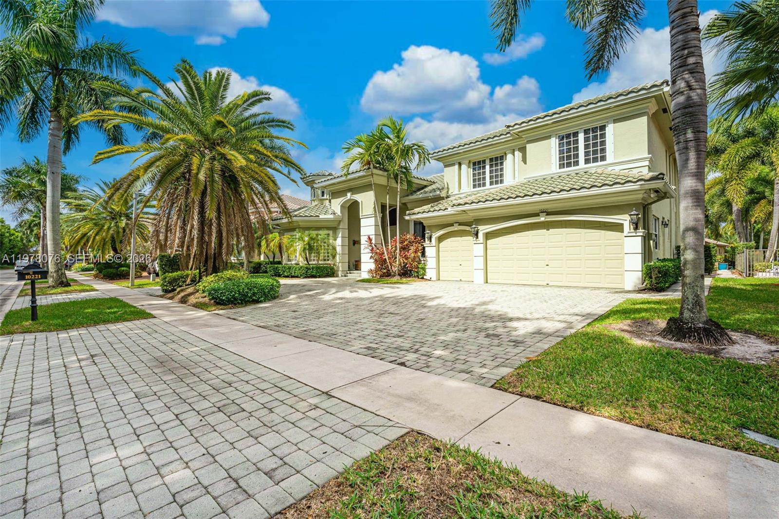 10221 Blue Palm Street