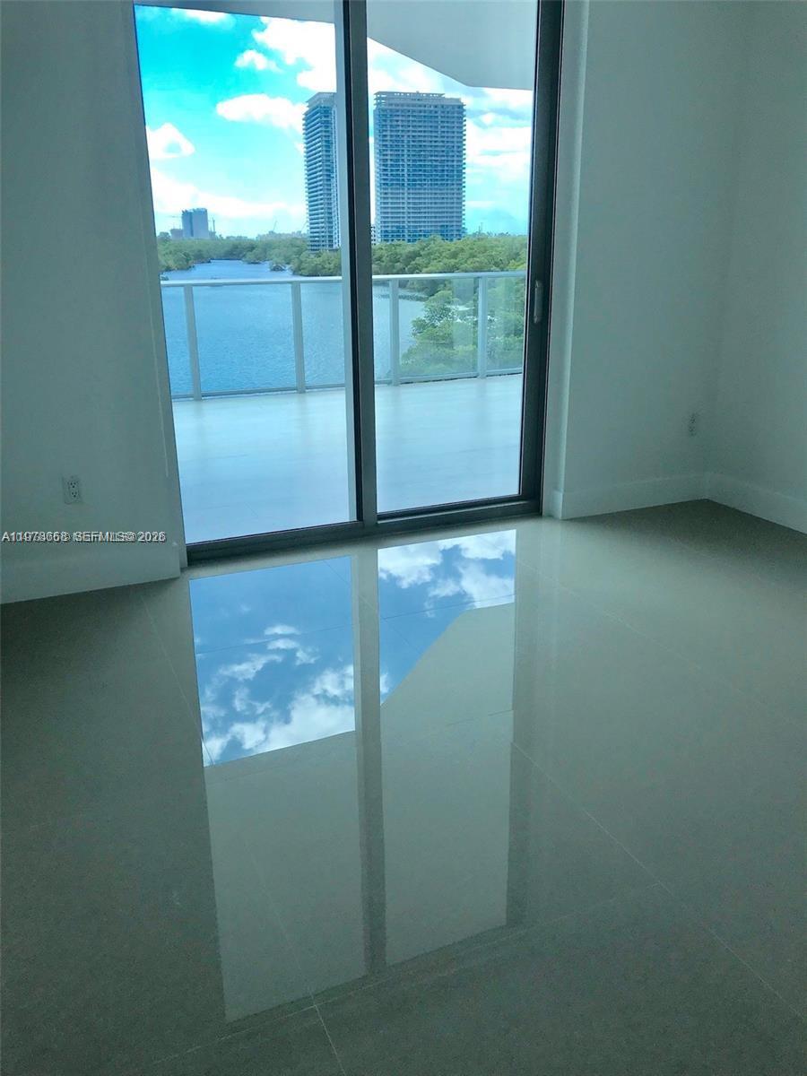 17111 Biscayne Boulevard