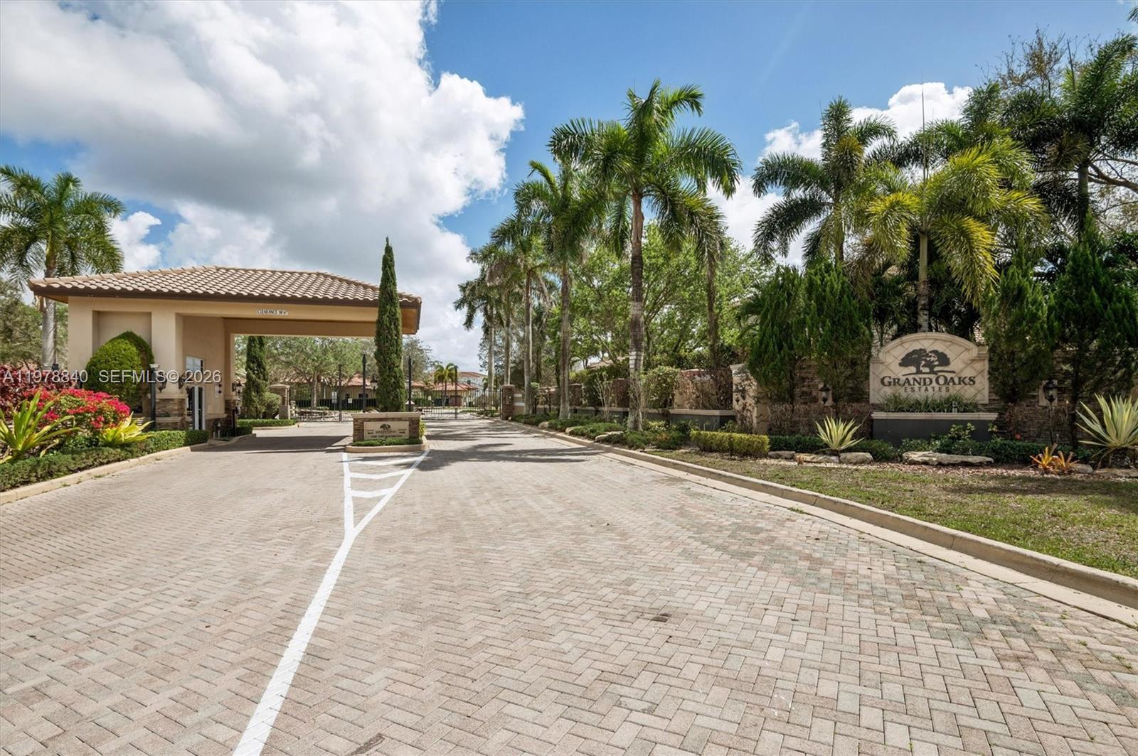 12922 Grand Oaks Drive