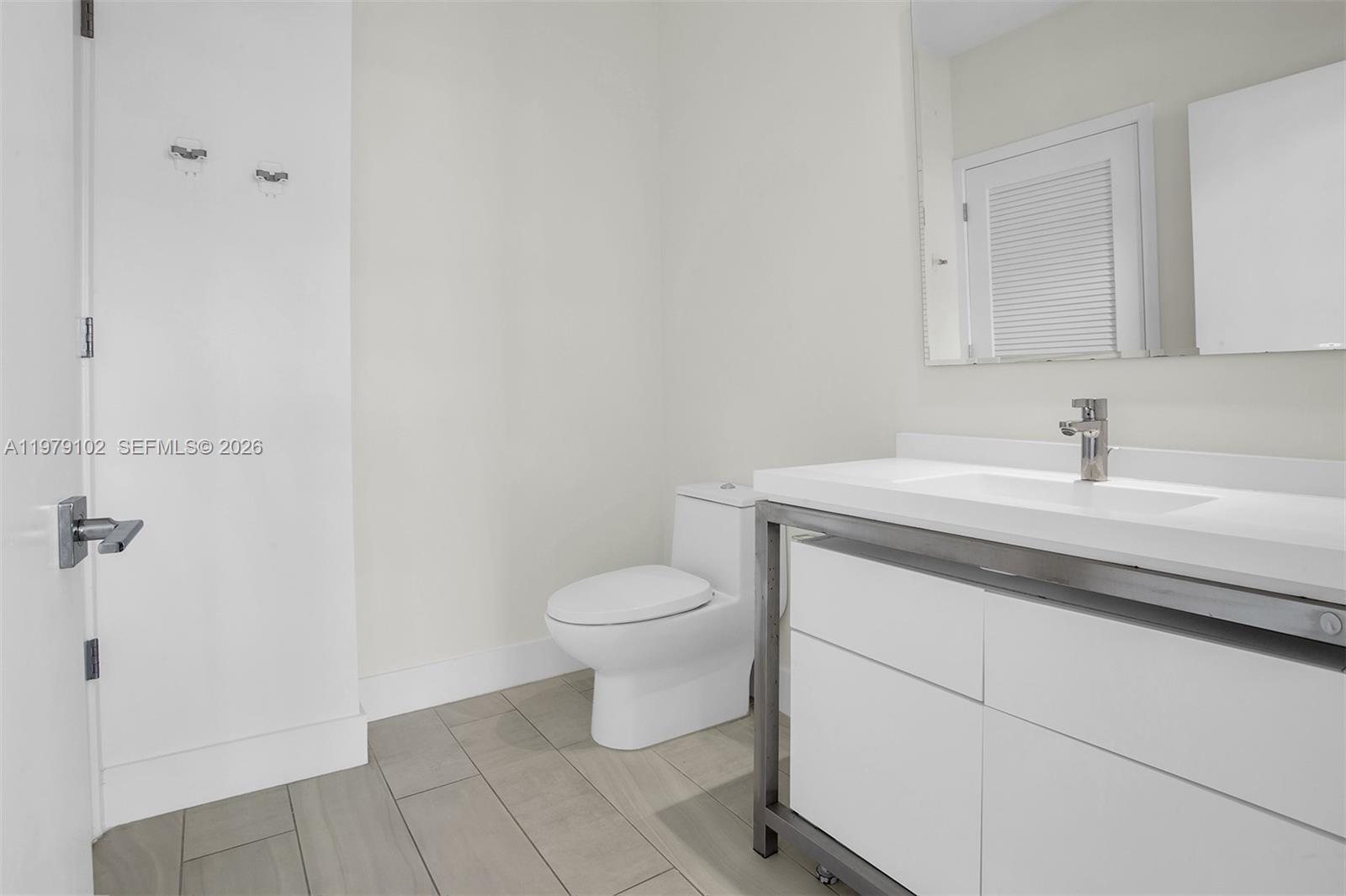 2000 Metropica Way
