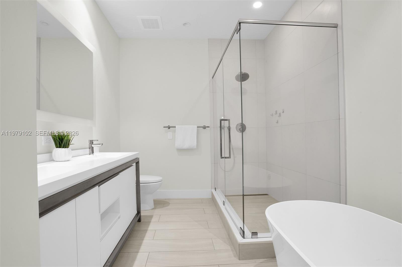 2000 Metropica Way