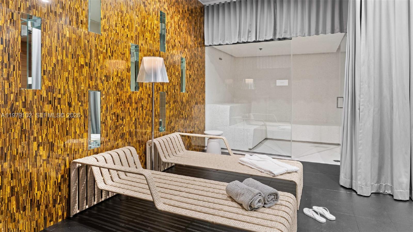 2000 Metropica Way