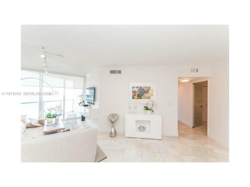 16699 Collins Avenue