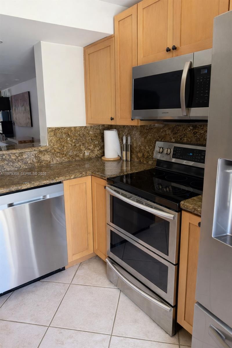 2661 NE 164th Street