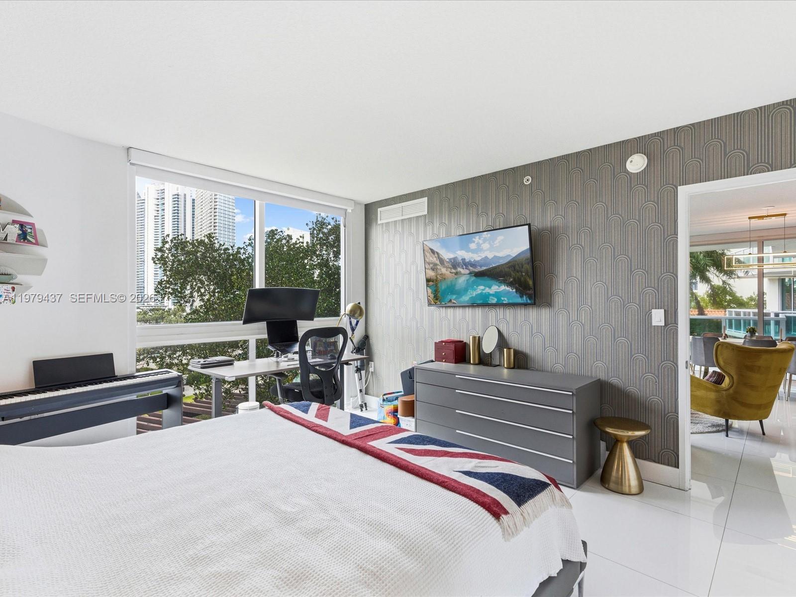 200 Sunny Isles Boulevard