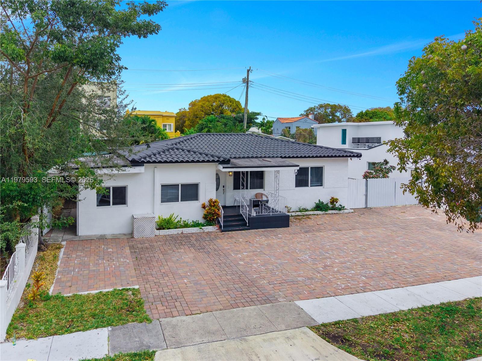 1761 SW 14th Street