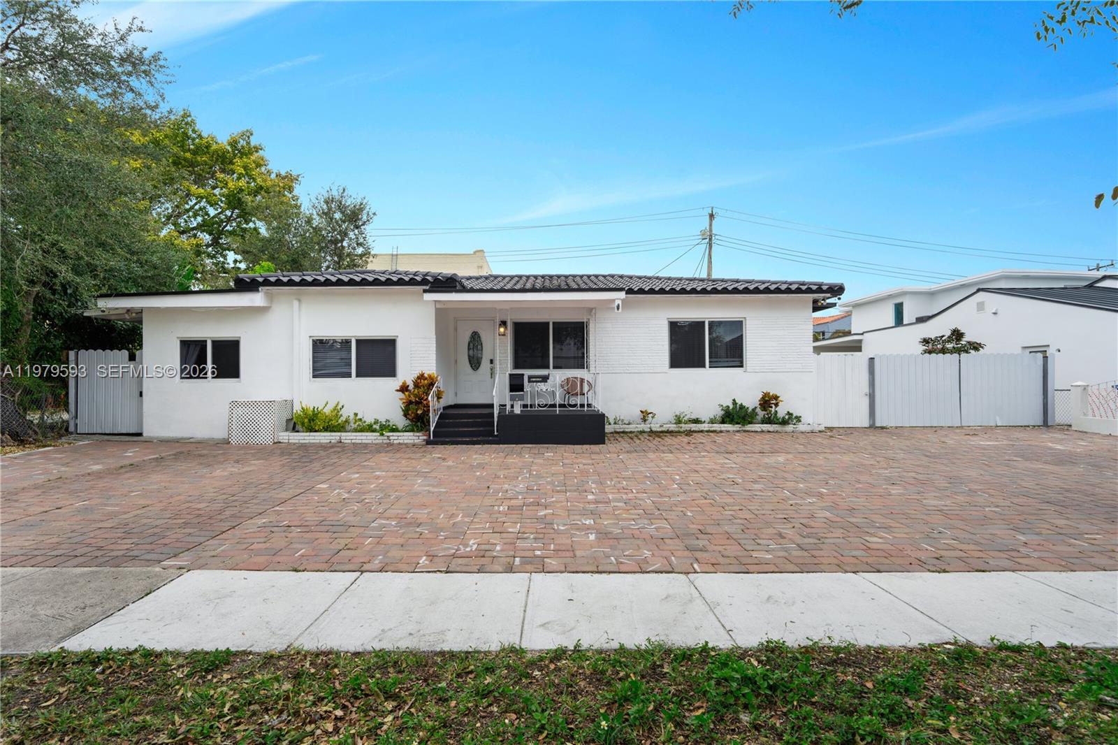 1761 SW 14th Street