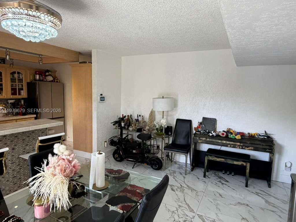 8209 SW 23rd Court gallery image #10