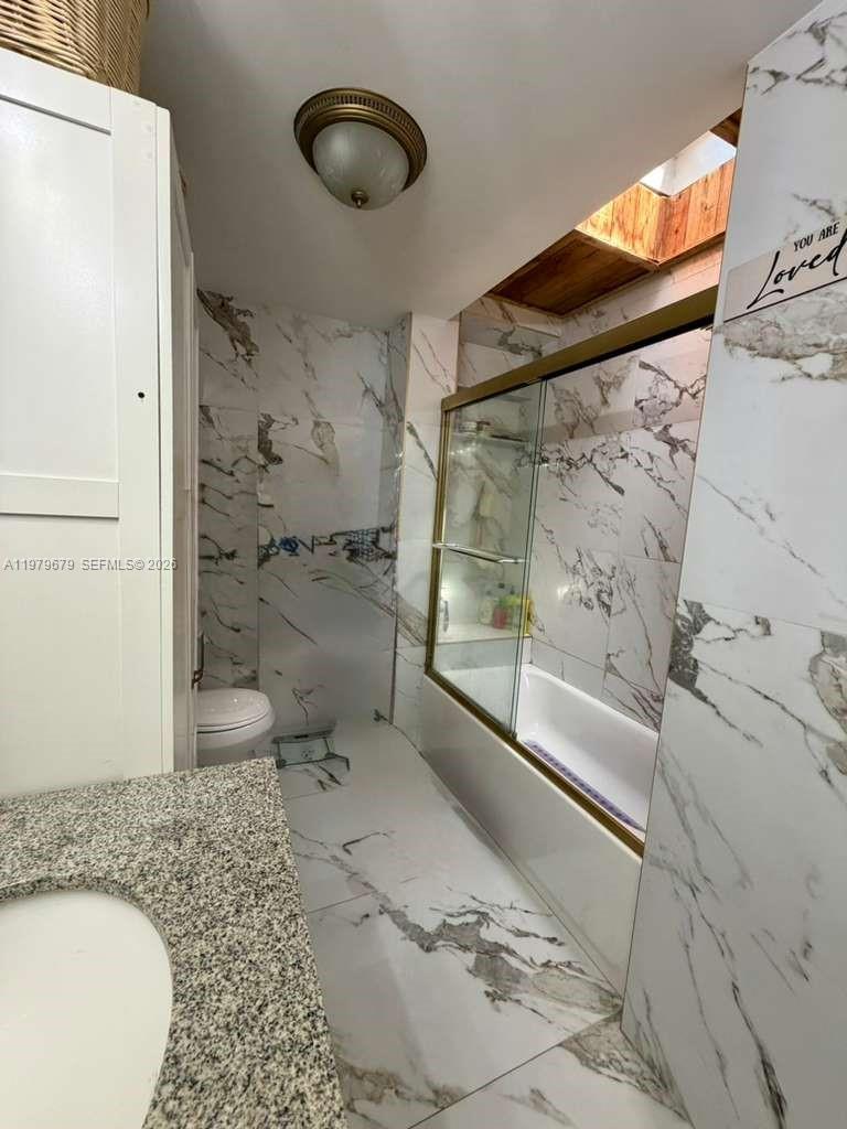 8209 SW 23rd Court gallery image #17