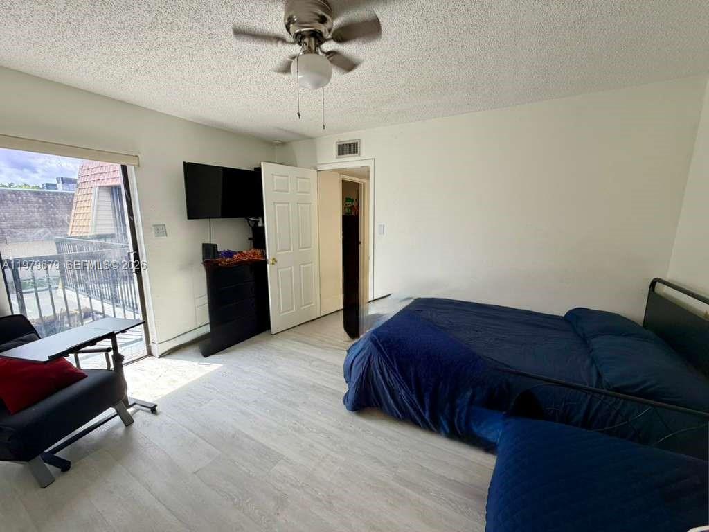 8209 SW 23rd Court gallery image #19
