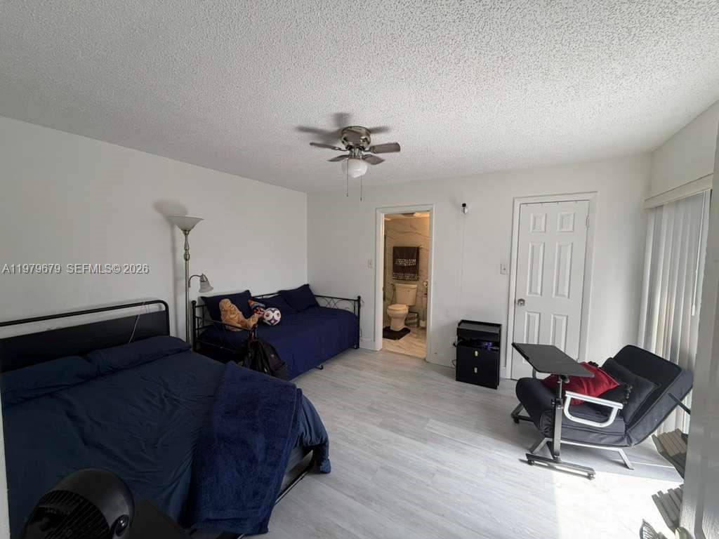 8209 SW 23rd Court gallery image #20