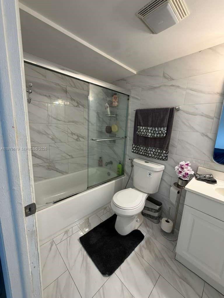 8209 SW 23rd Court gallery image #21