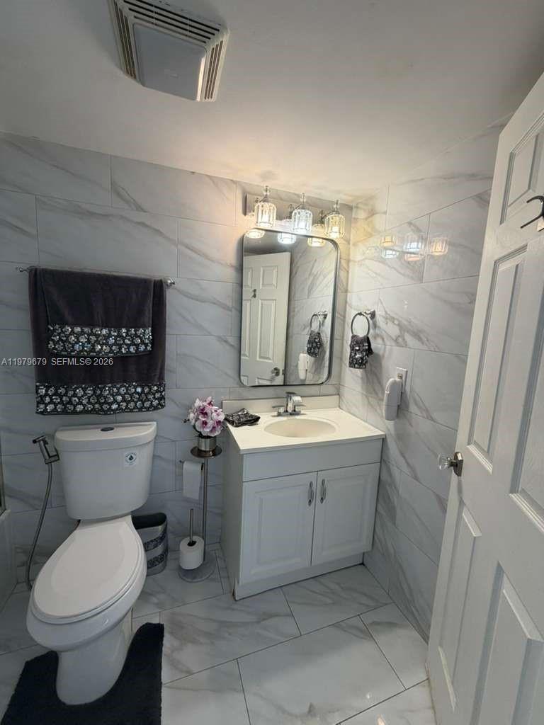 8209 SW 23rd Court gallery image #22
