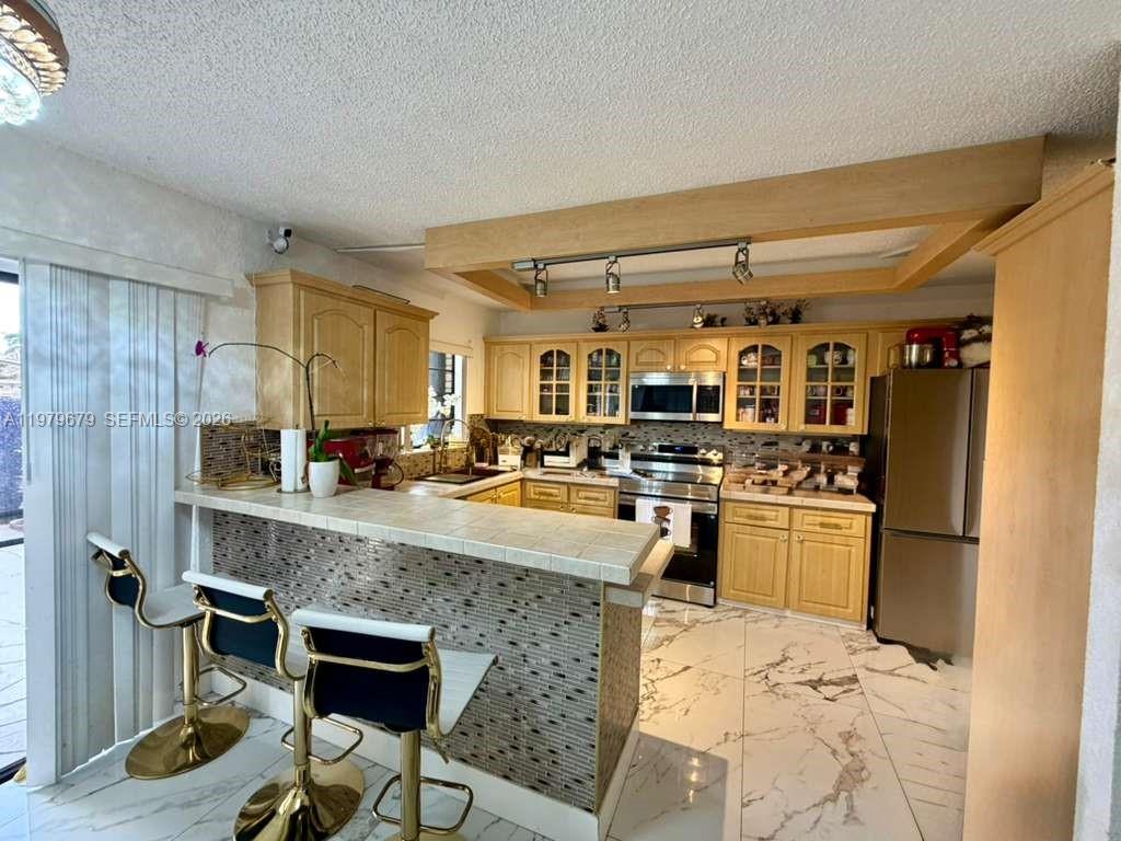 8209 SW 23rd Court gallery image #23