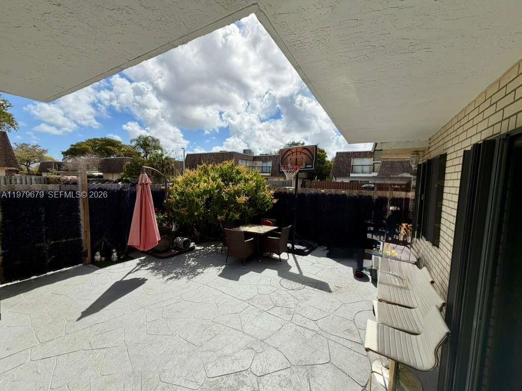 8209 SW 23rd Court gallery image #29