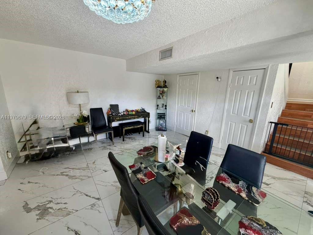 8209 SW 23rd Court gallery image #8