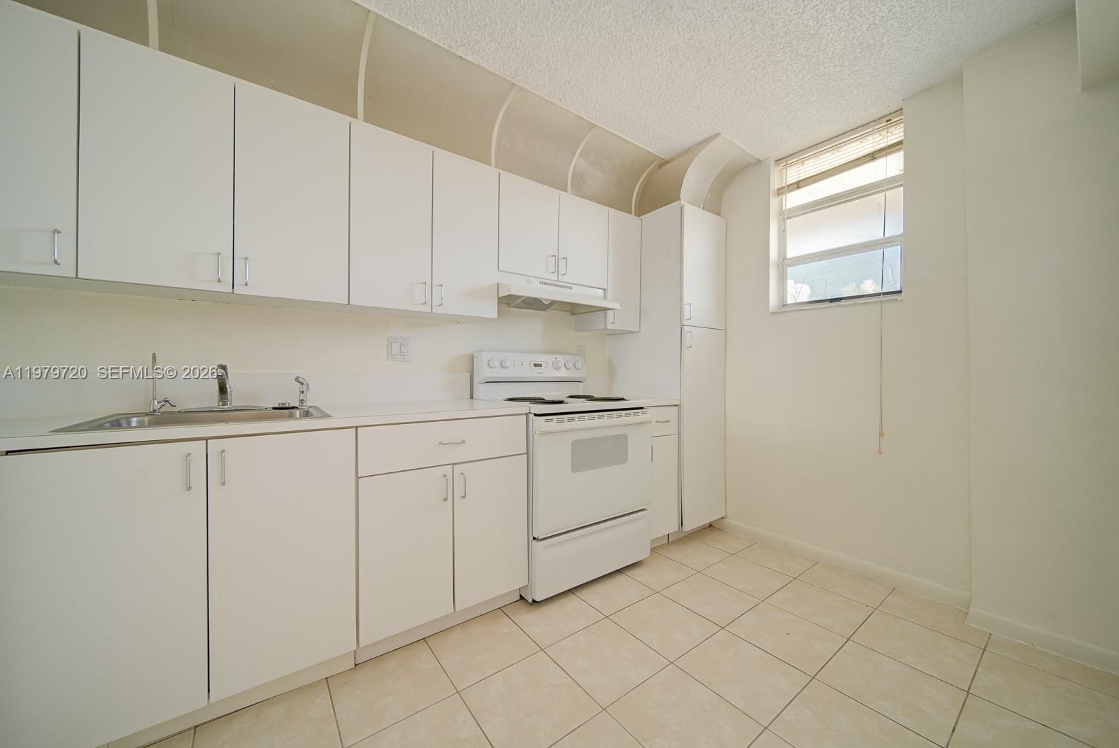 2903 N Miami Beach Boulevard