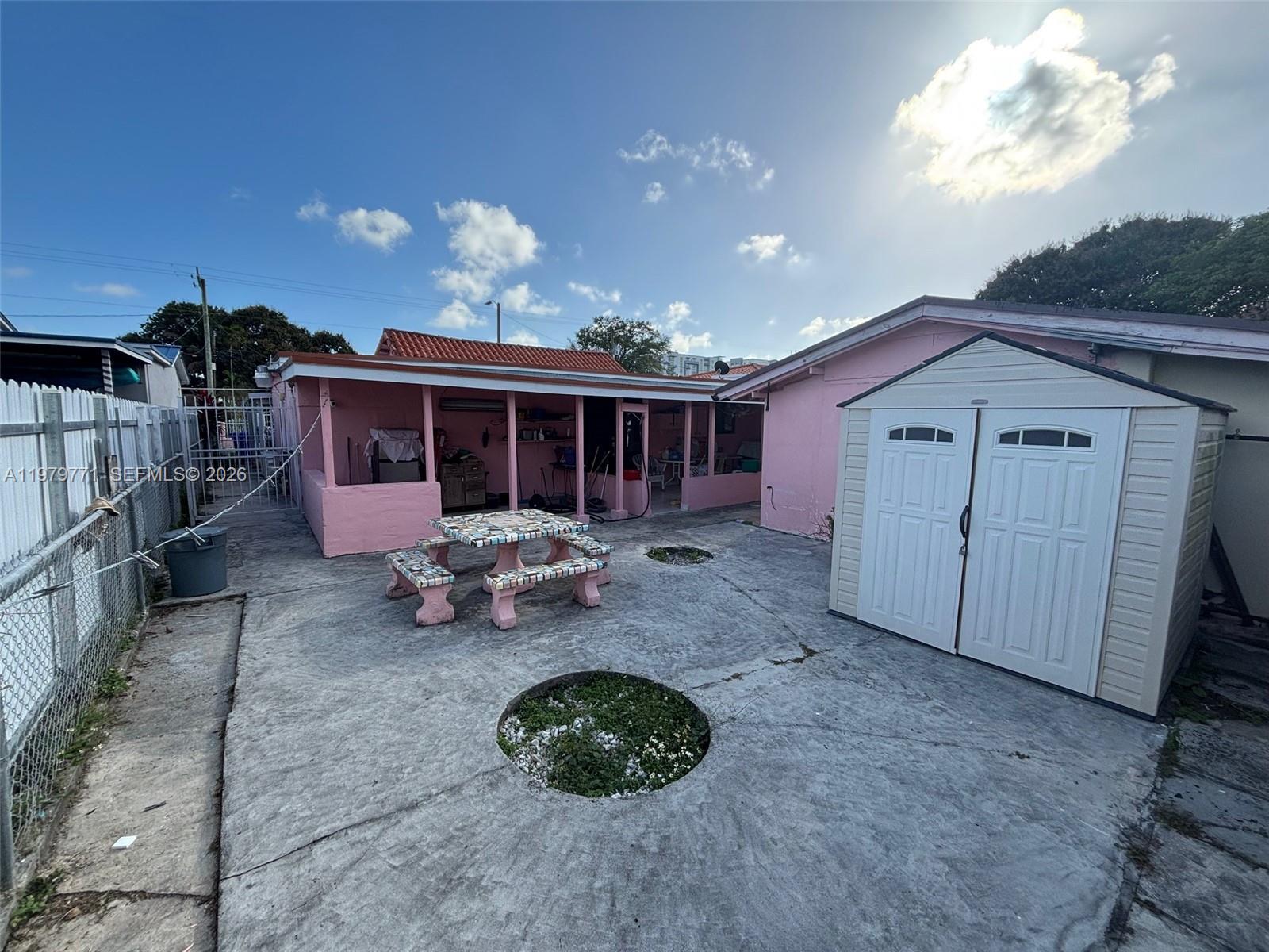3533 NW 2nd Terrace