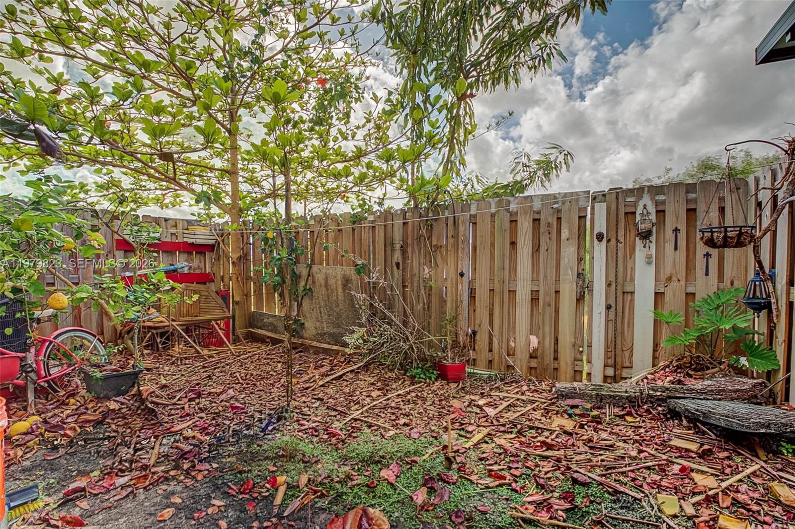 445 NE 4th Street