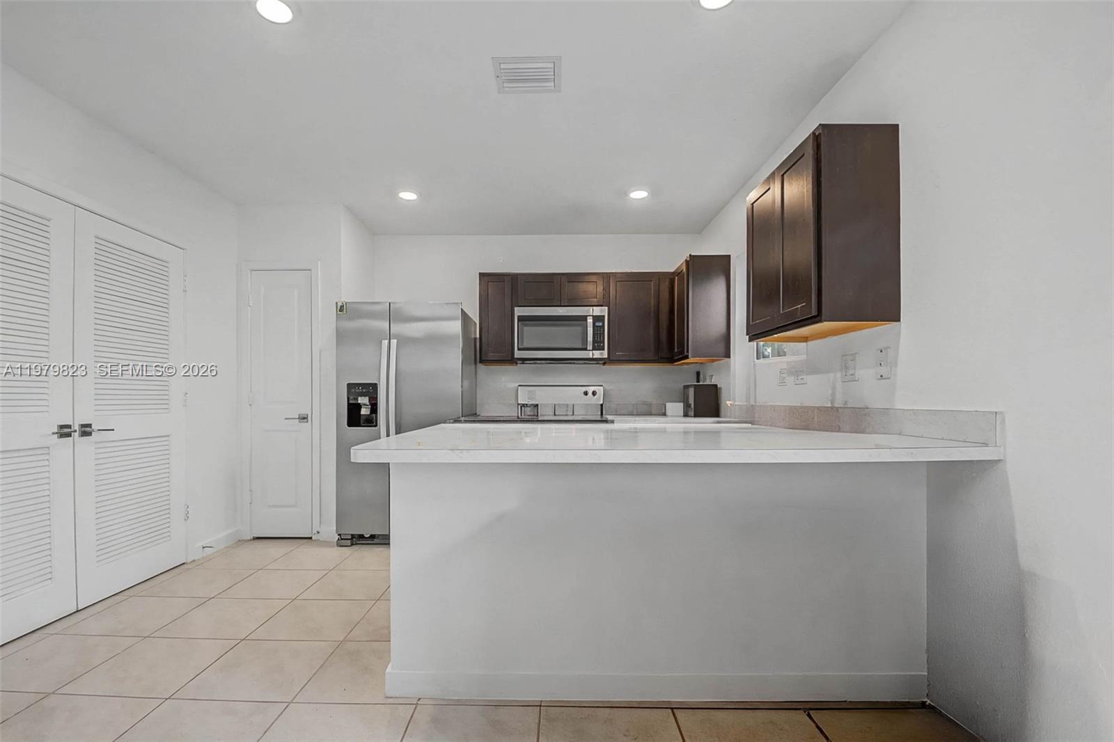 445 NE 4th Street