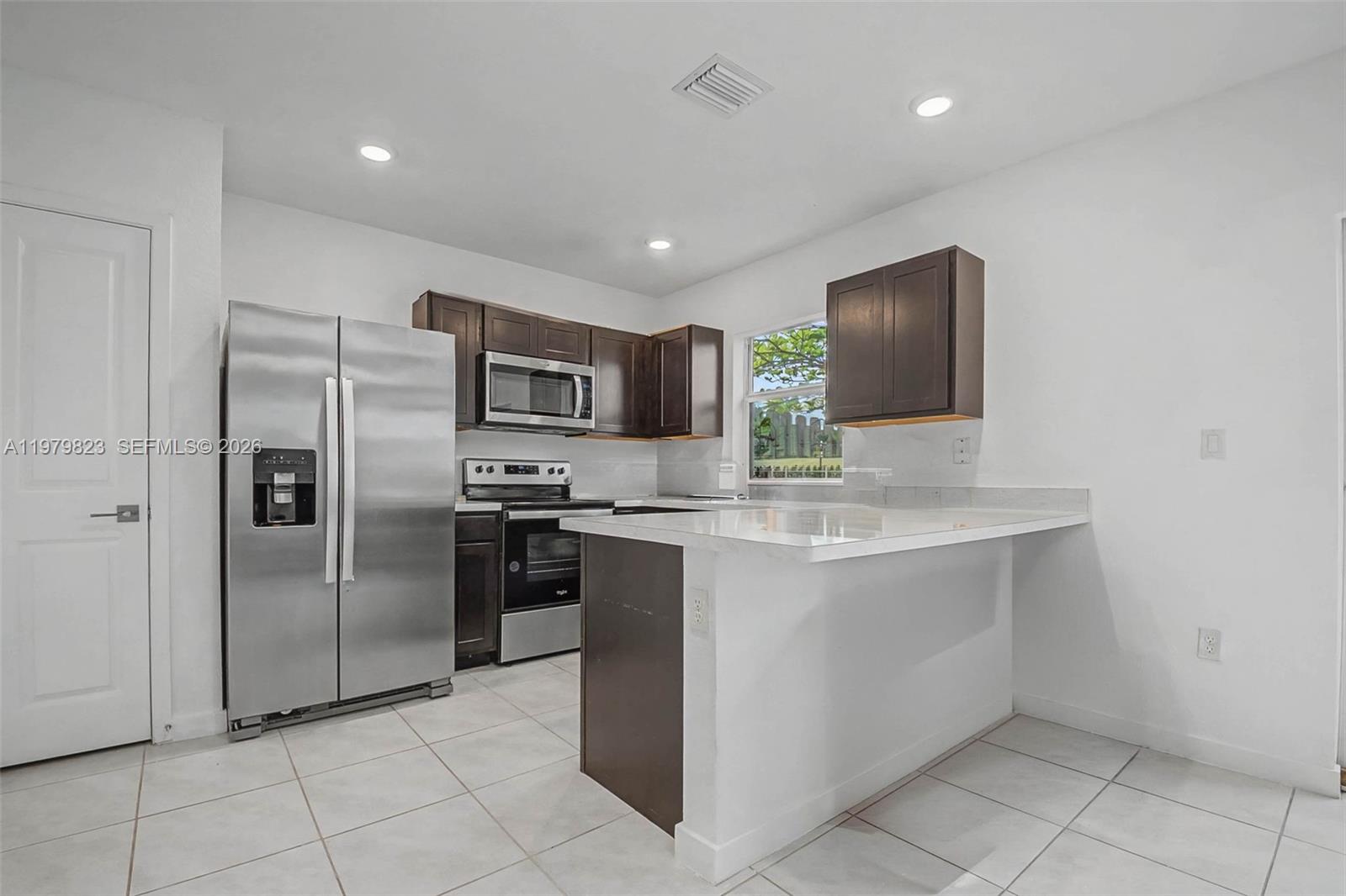 445 NE 4th Street