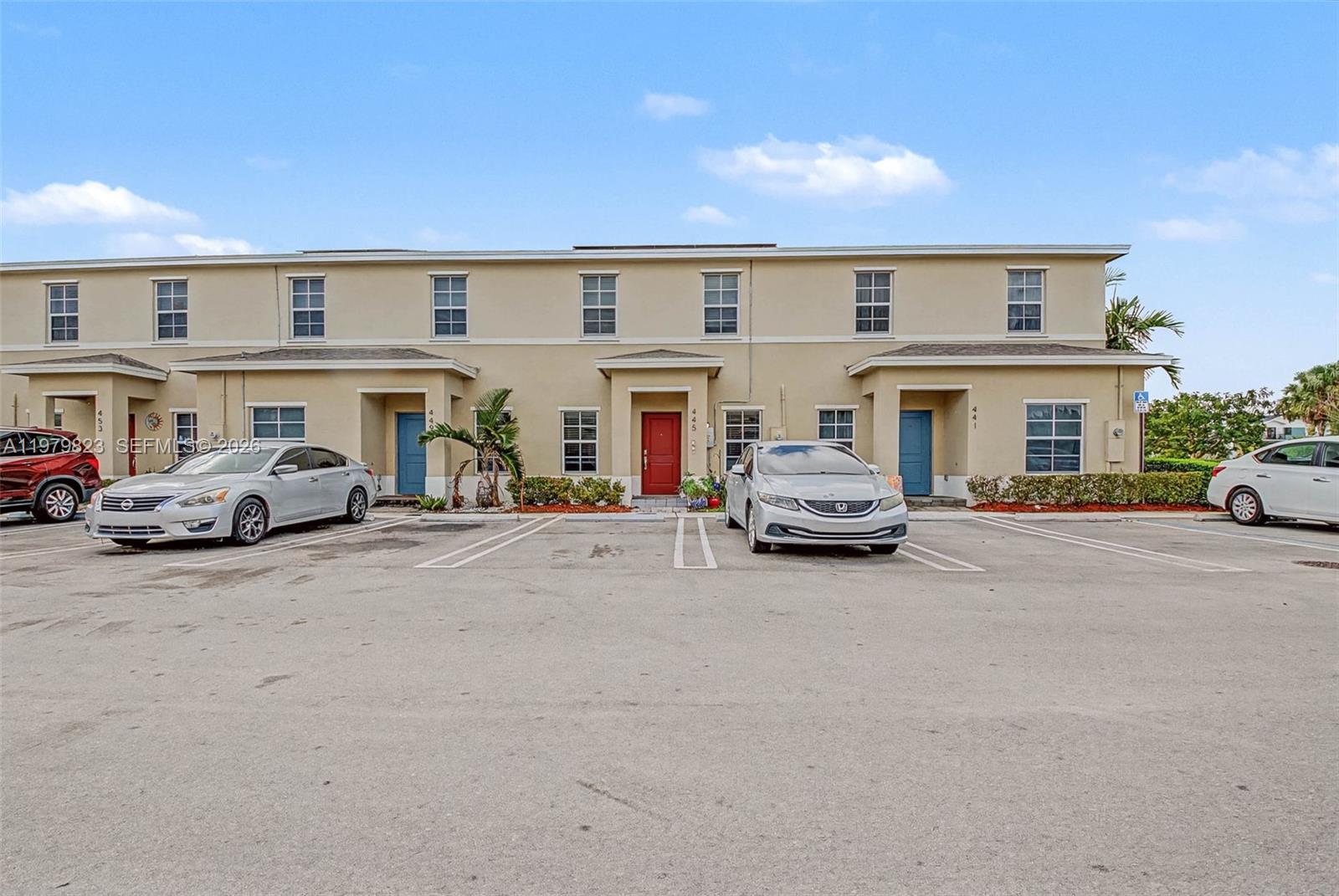 445 NE 4th Street