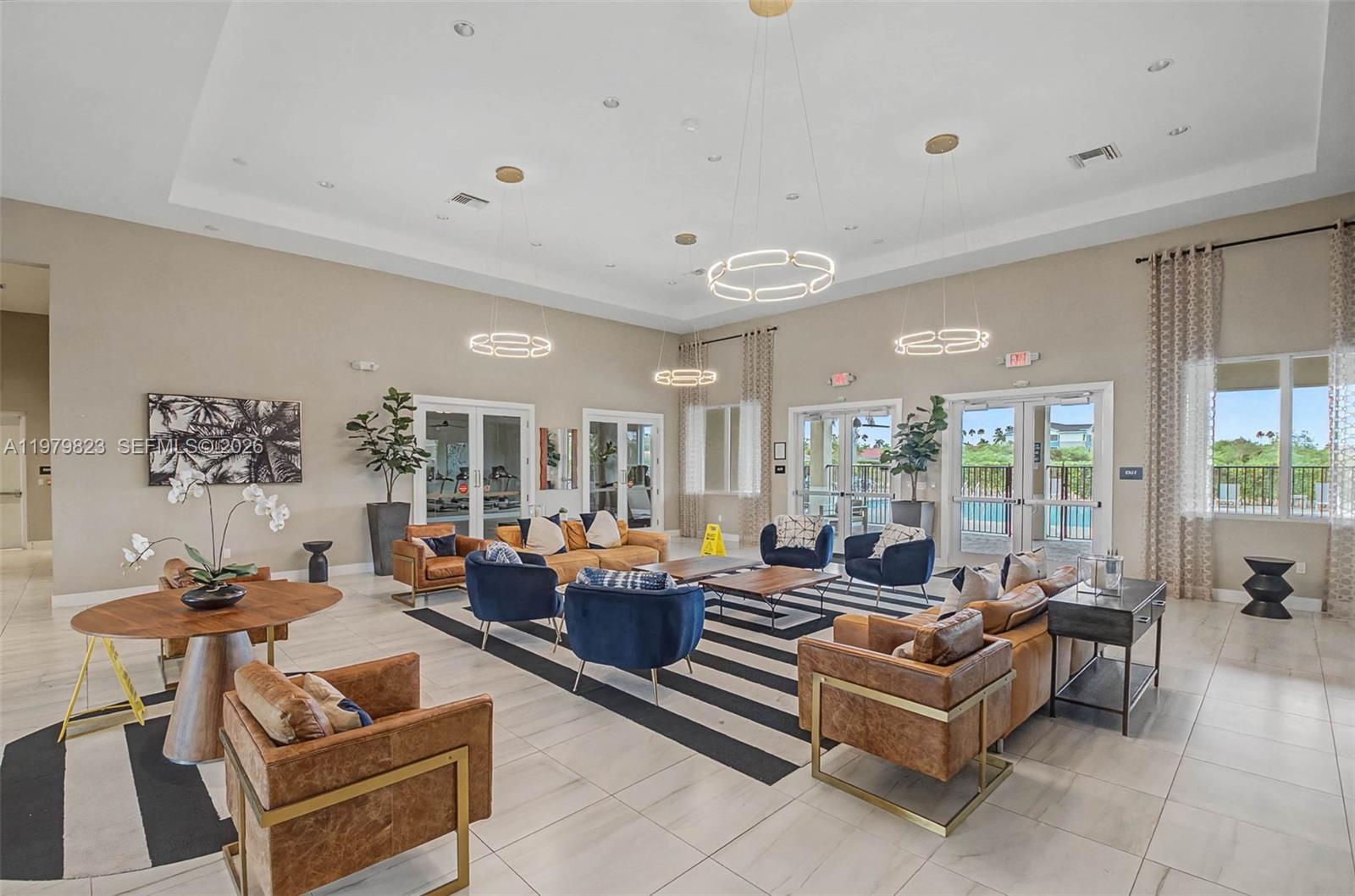 445 NE 4th Street