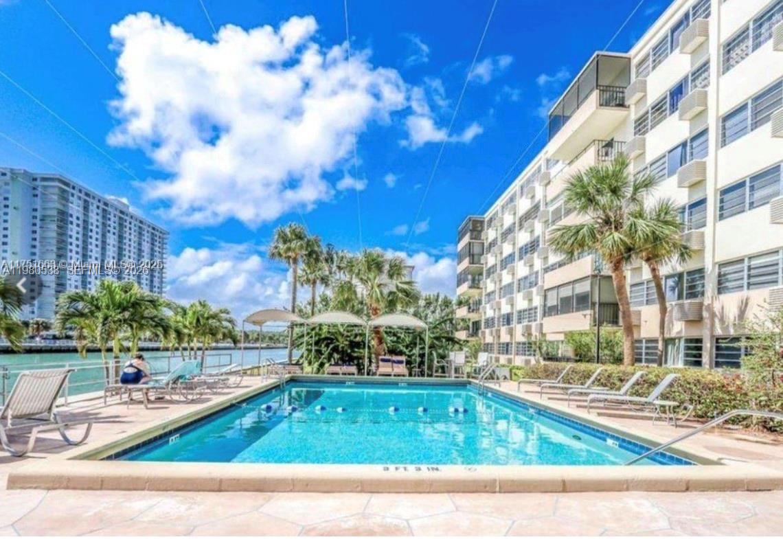 220 Kings Point Drive
