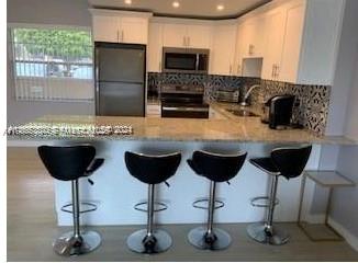 220 Kings Point Drive