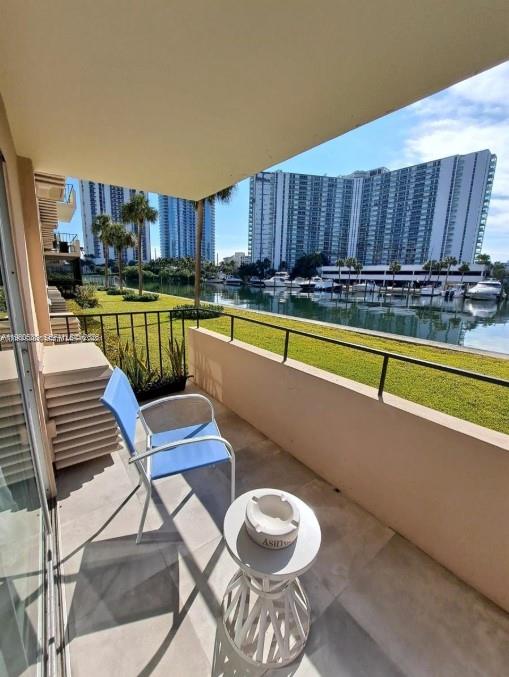 220 Kings Point Drive