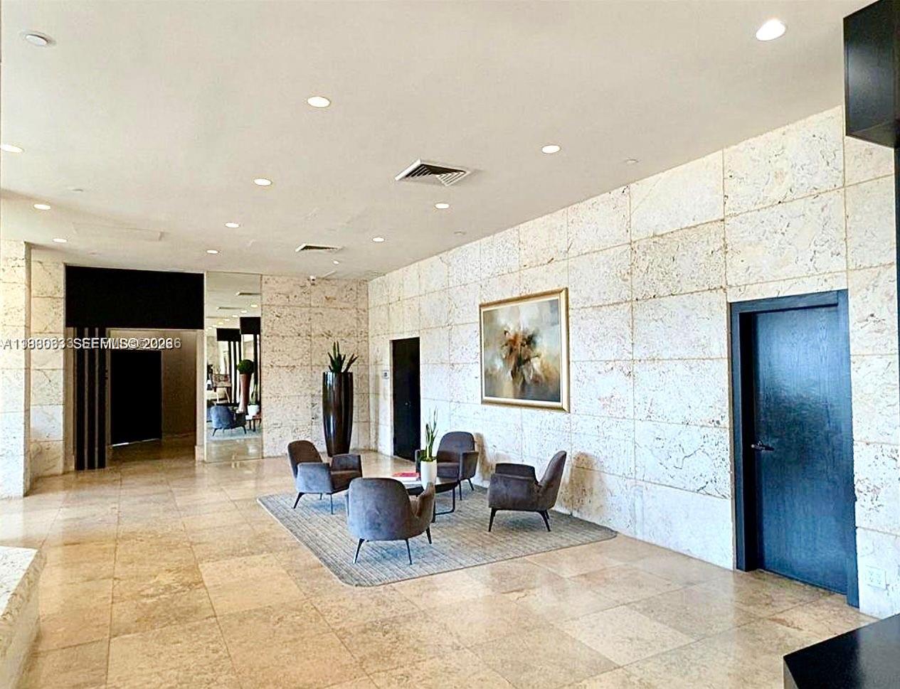 1000 W Island Boulevard