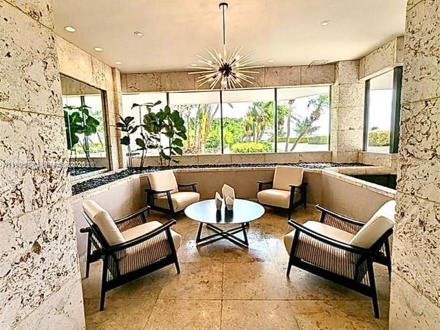 1000 W Island Boulevard