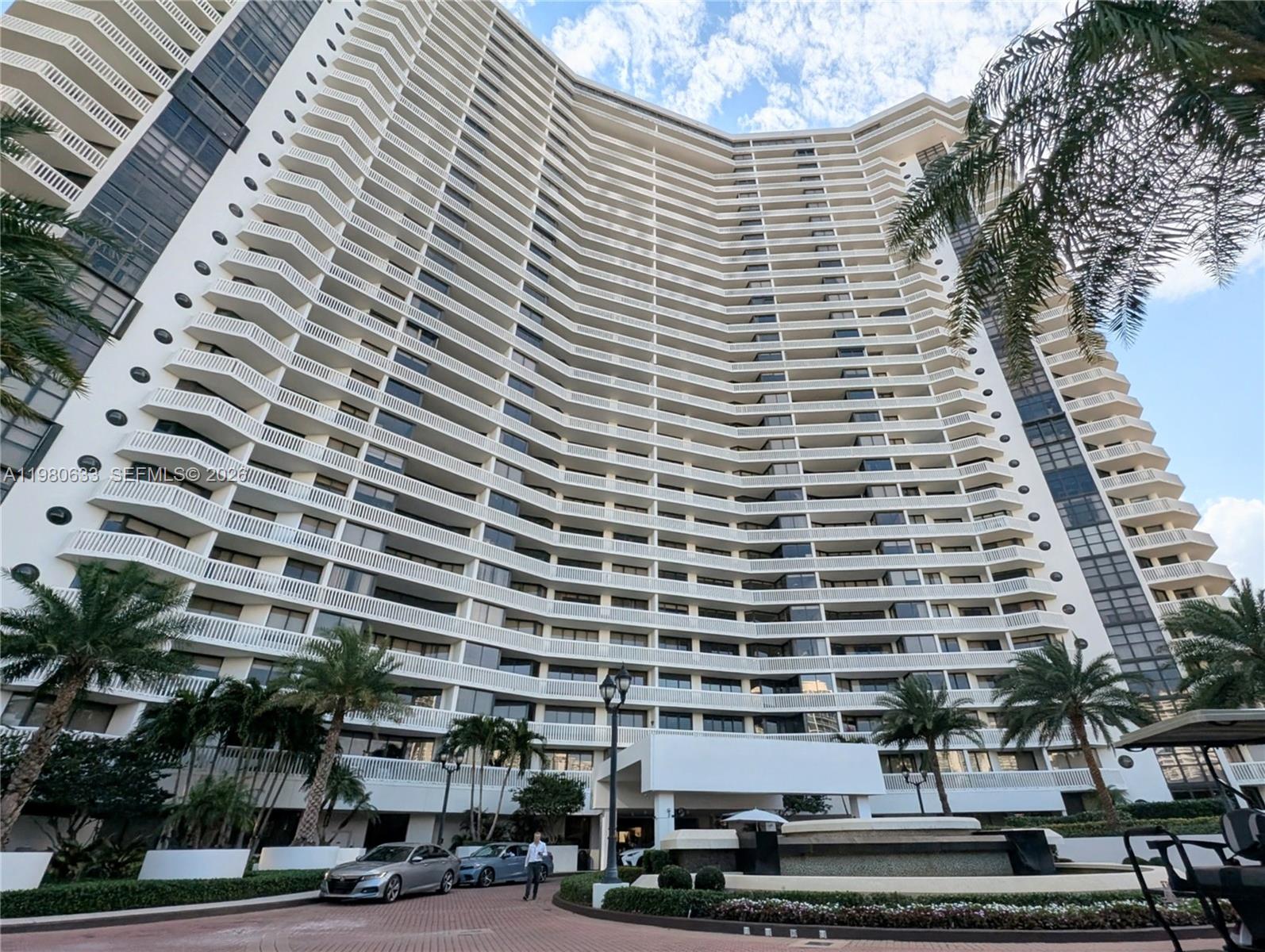 1000 W Island Boulevard