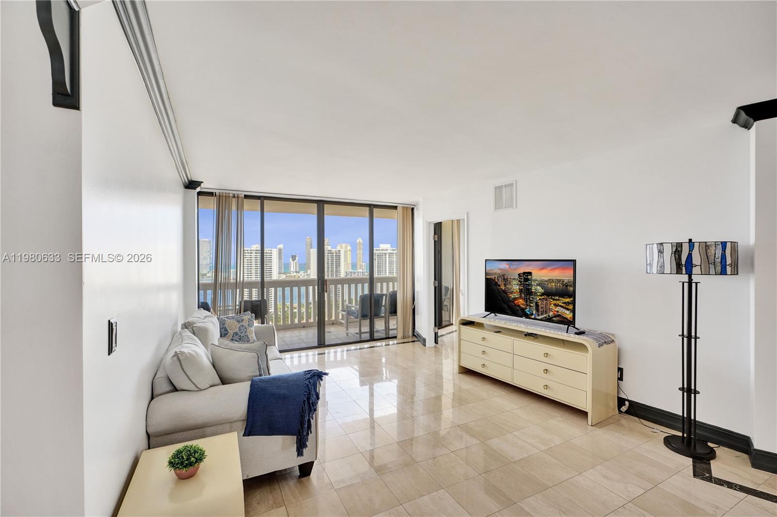 1000 W Island Boulevard