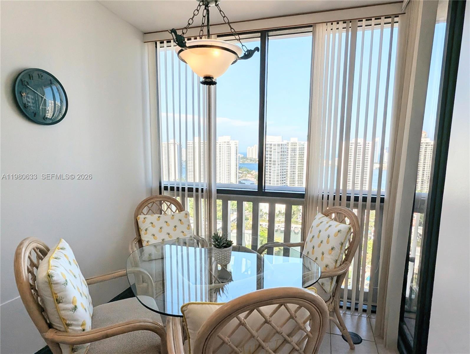 1000 W Island Boulevard