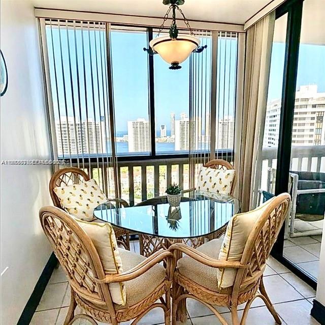1000 W Island Boulevard