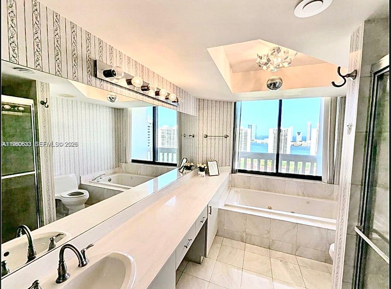 1000 W Island Boulevard
